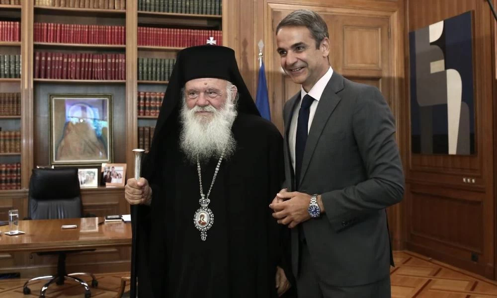 Επικοινωνία Ιερώνυμου με Μητσοτάκη - Του ευχήθηκε ταχεία ανάρρωση